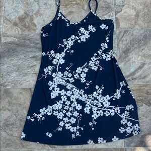 Chic Floral Spaghetti Strap Dress in Navy